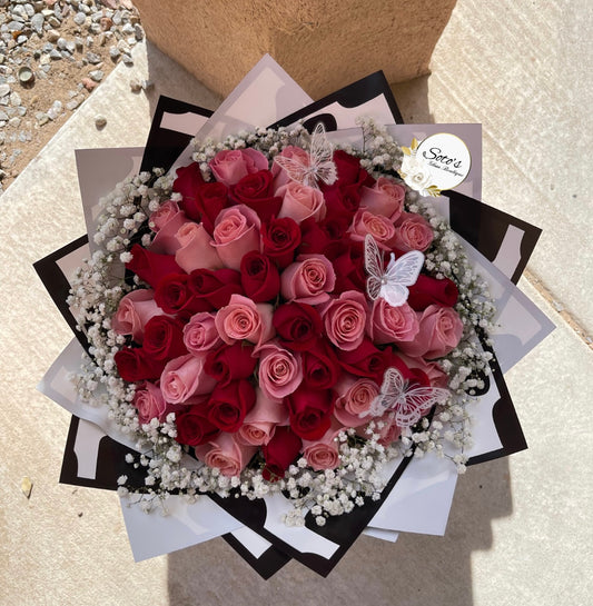 50 Natural Roses w/ Baby Breath