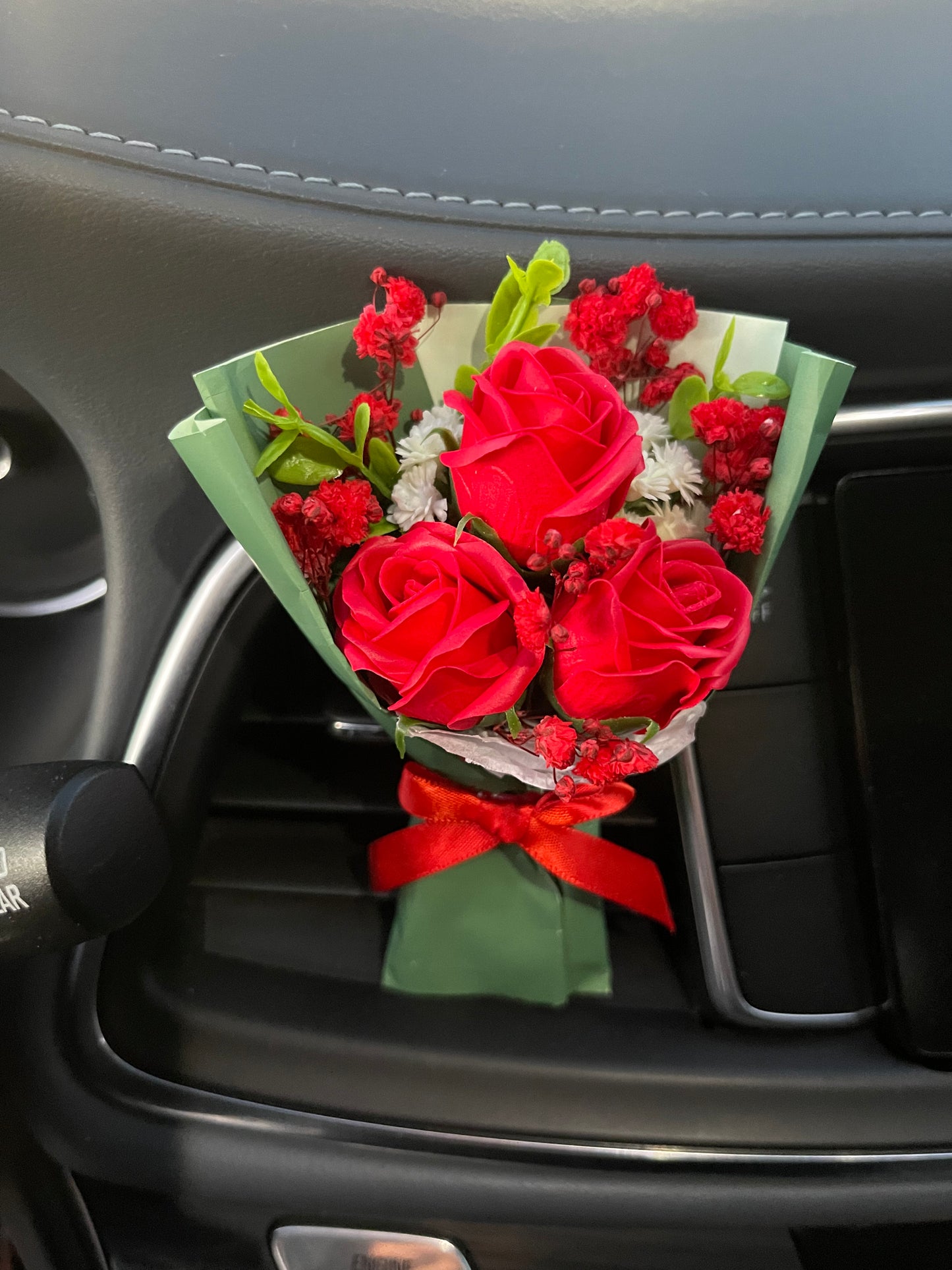 Red mini bouquet