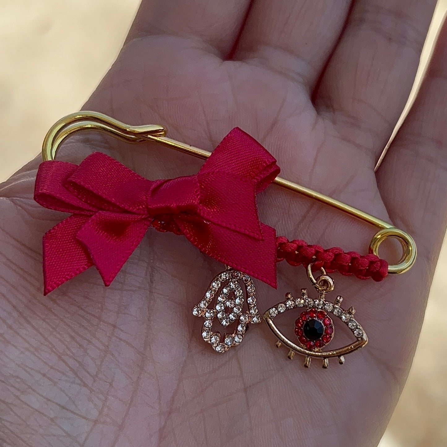 Red evil eye pin🧿