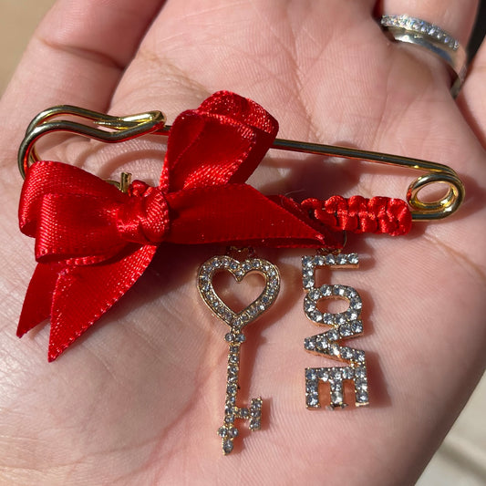 LOVE pin ❤️