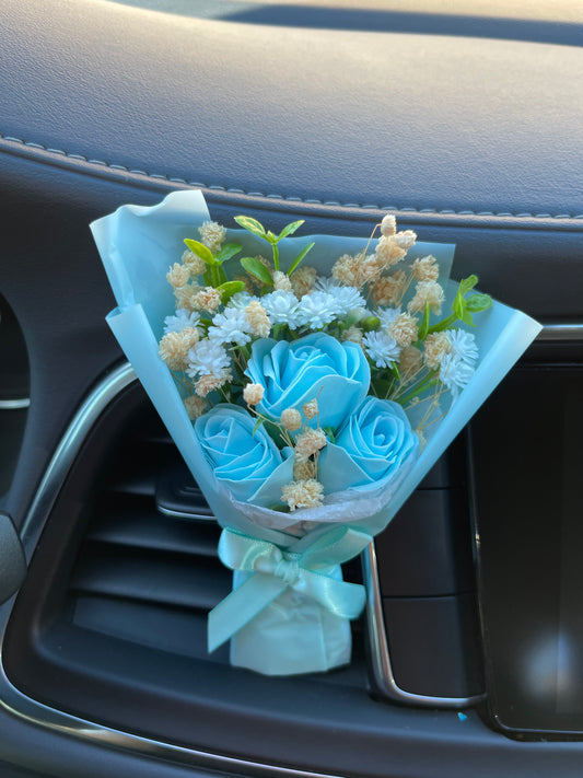 Blue with beige mini bouquet