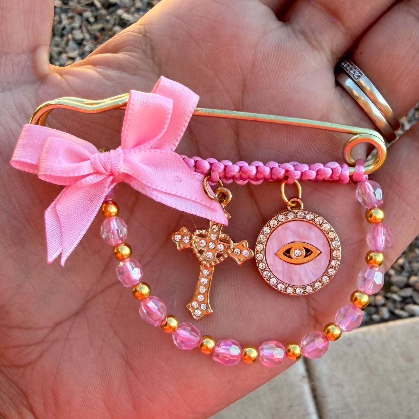 Pink evil eye w/cross pin๐