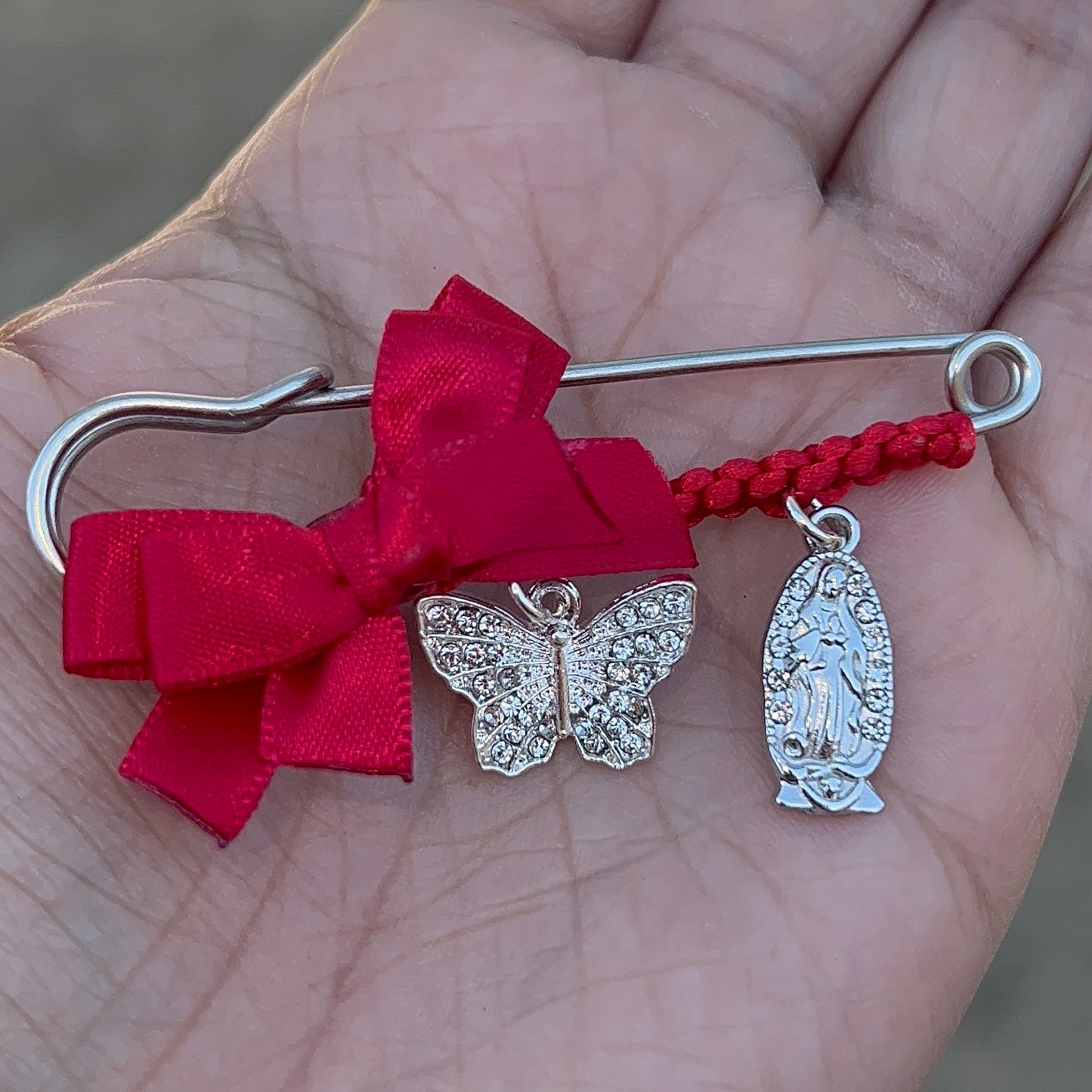 Virgencita with butterfly pin❤️