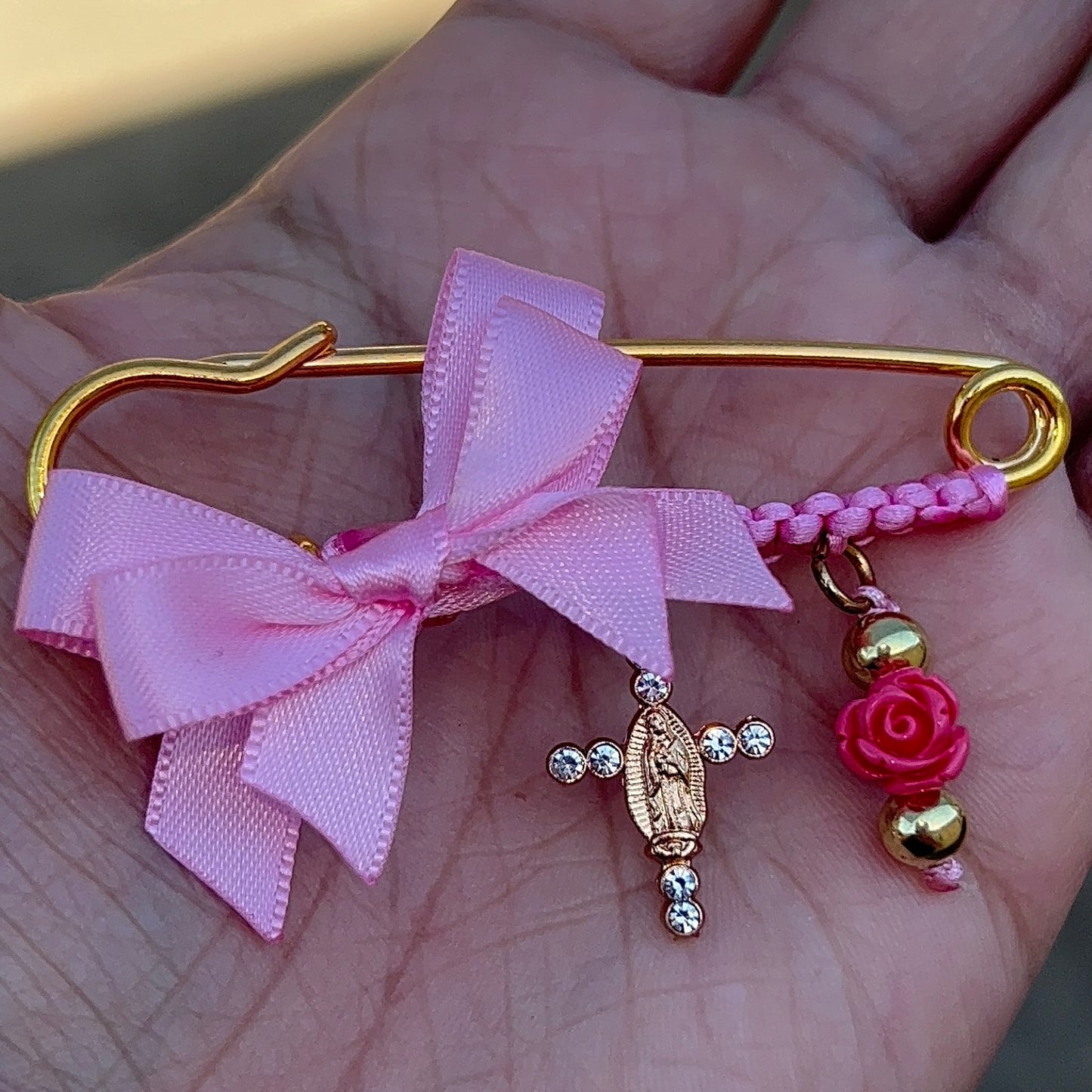 Virgencita cross with pink rose🩷