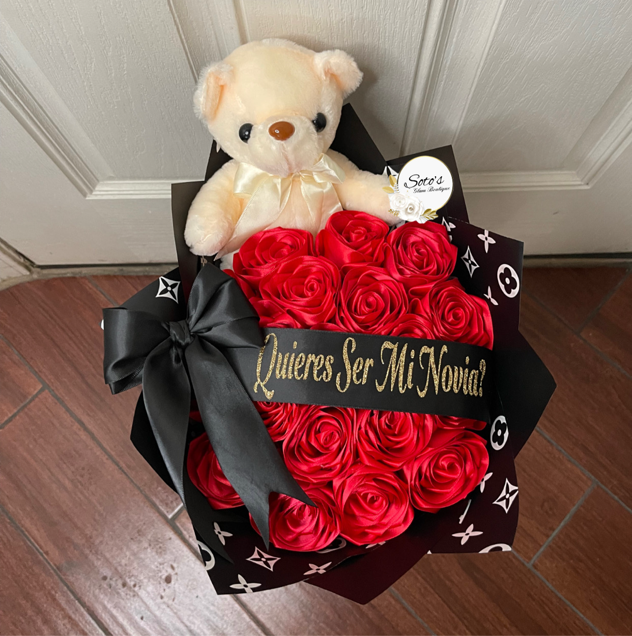 19 Eternal Roses