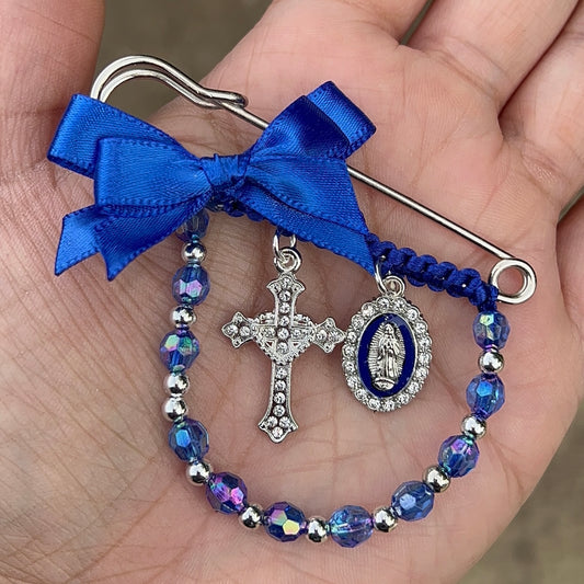 Blue cross pin💙