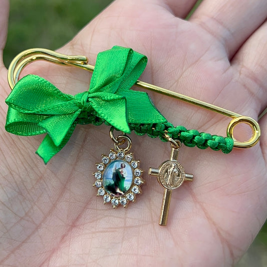 San Judas con San Benito pin💚